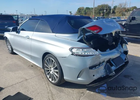 2017 Mercedes-Benz C 300 z USA, uszkodzony, nr VIN WDDWK4JB2HF522333